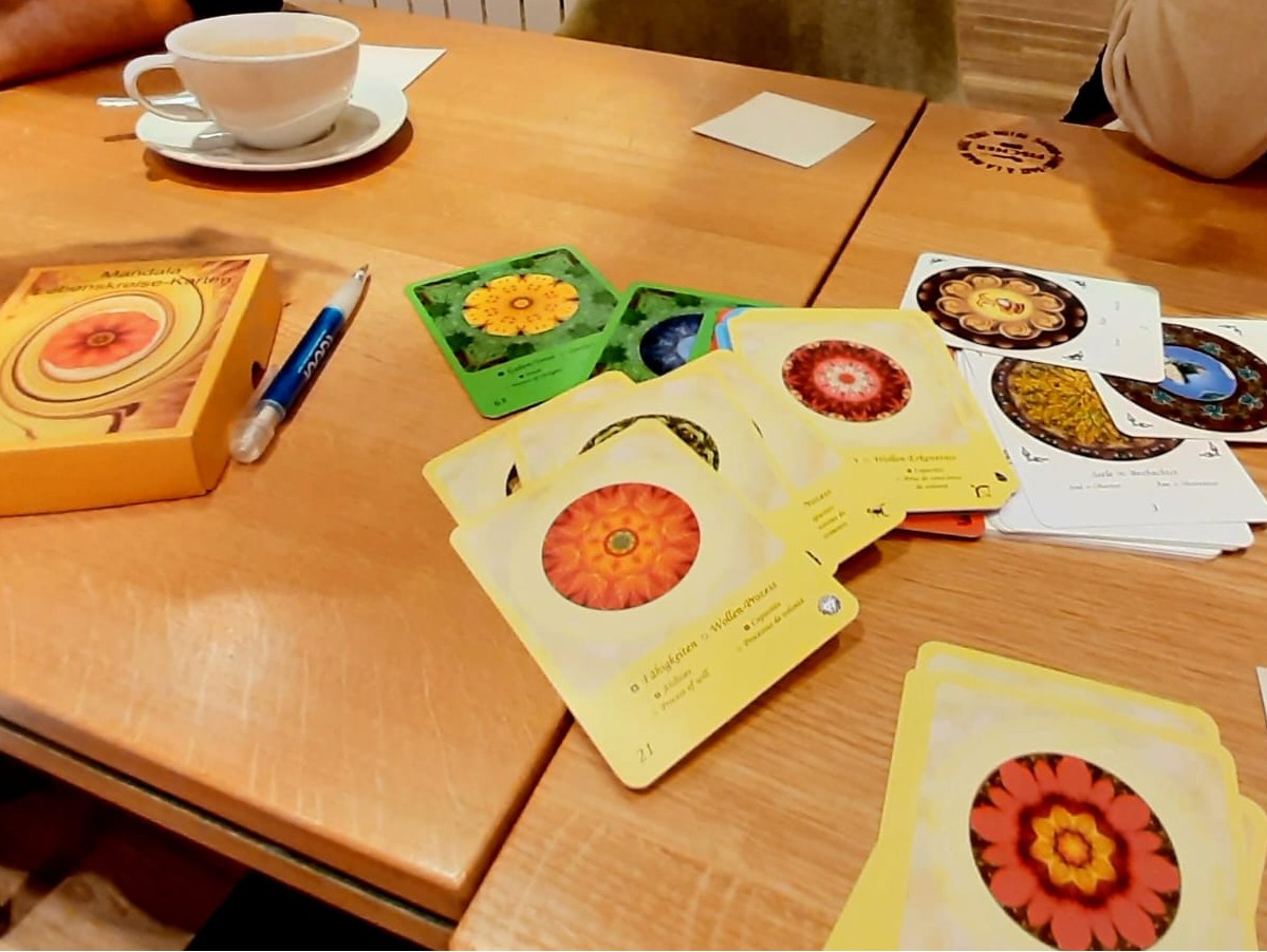 KAARTEN – KAFFI – KOMMUNIKATIOUN an der Staat